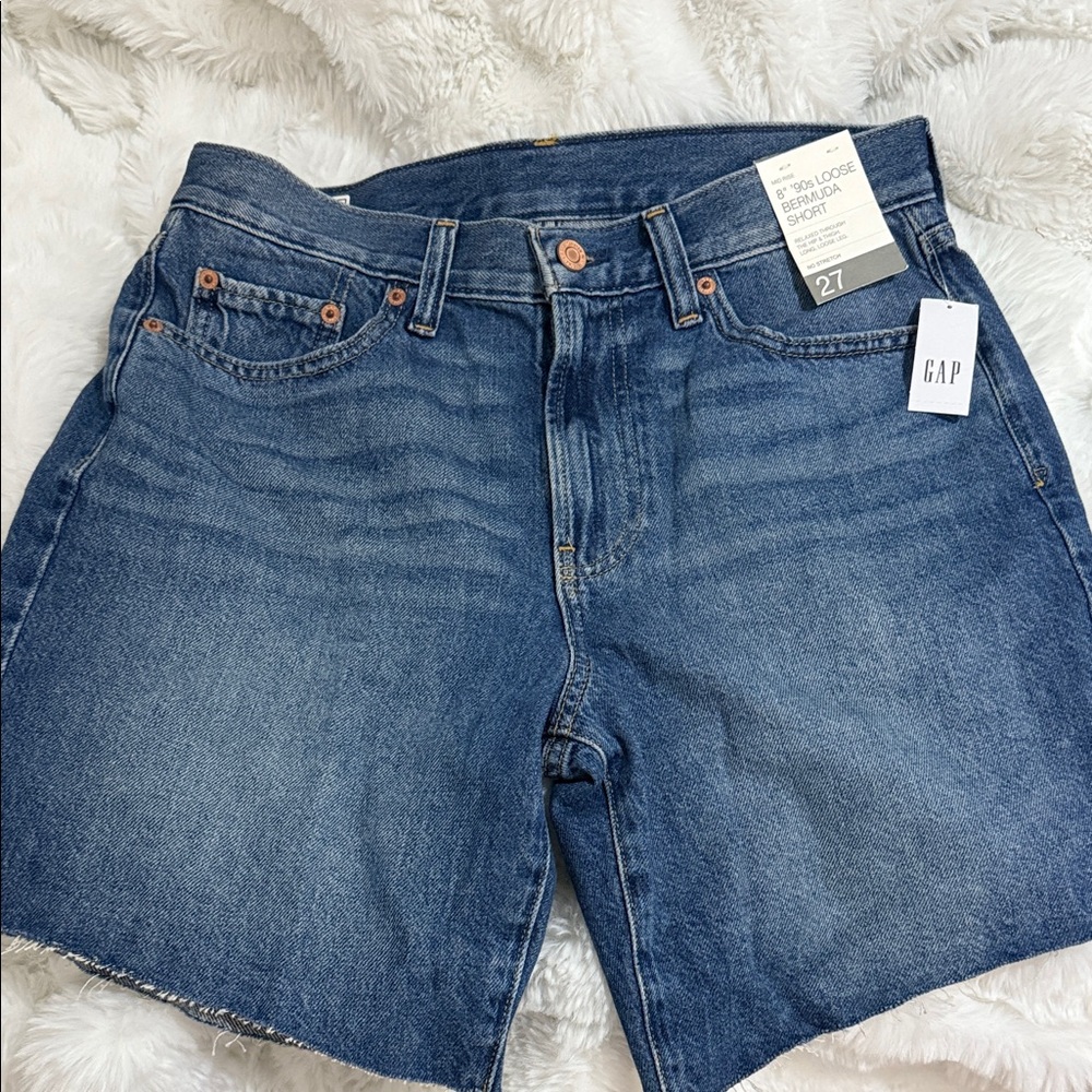 NWT GAP Women’s 8” ‘90s Loose Bermuda Short - 27